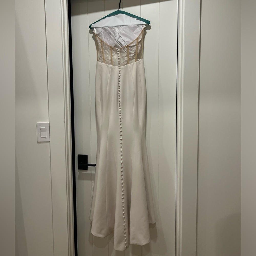 Gorgeous Ines Di Santo Wedding gown